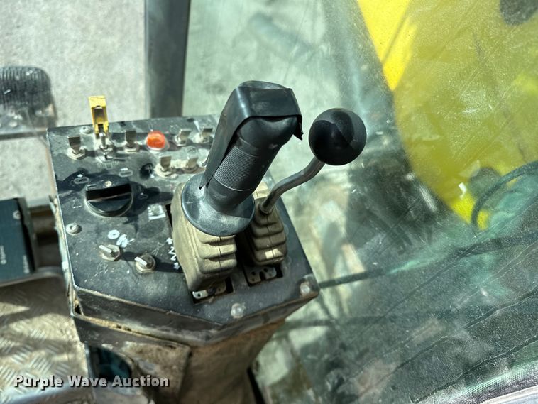 image for item OM9832 2006 Atlas Copco  ROC L6H-54 rock drill