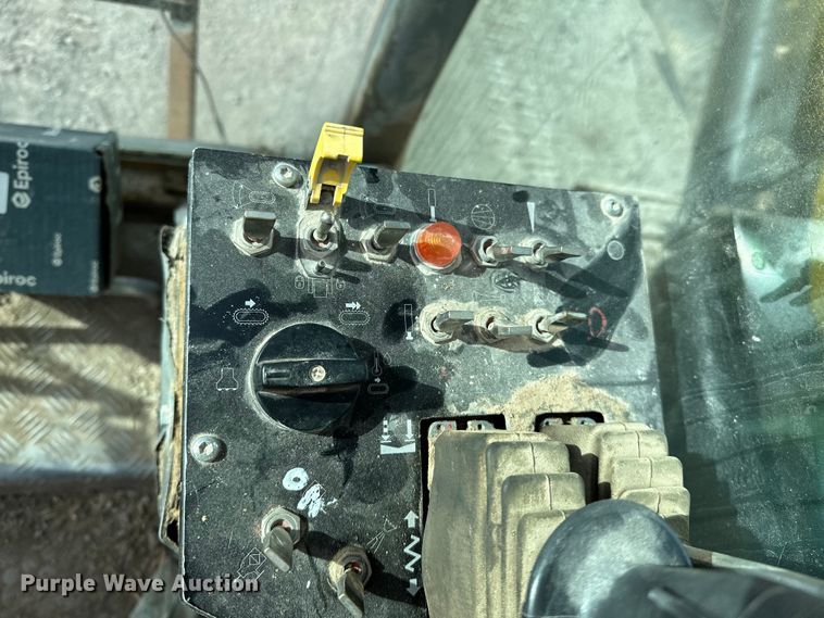 image for item OM9832 2006 Atlas Copco  ROC L6H-54 rock drill