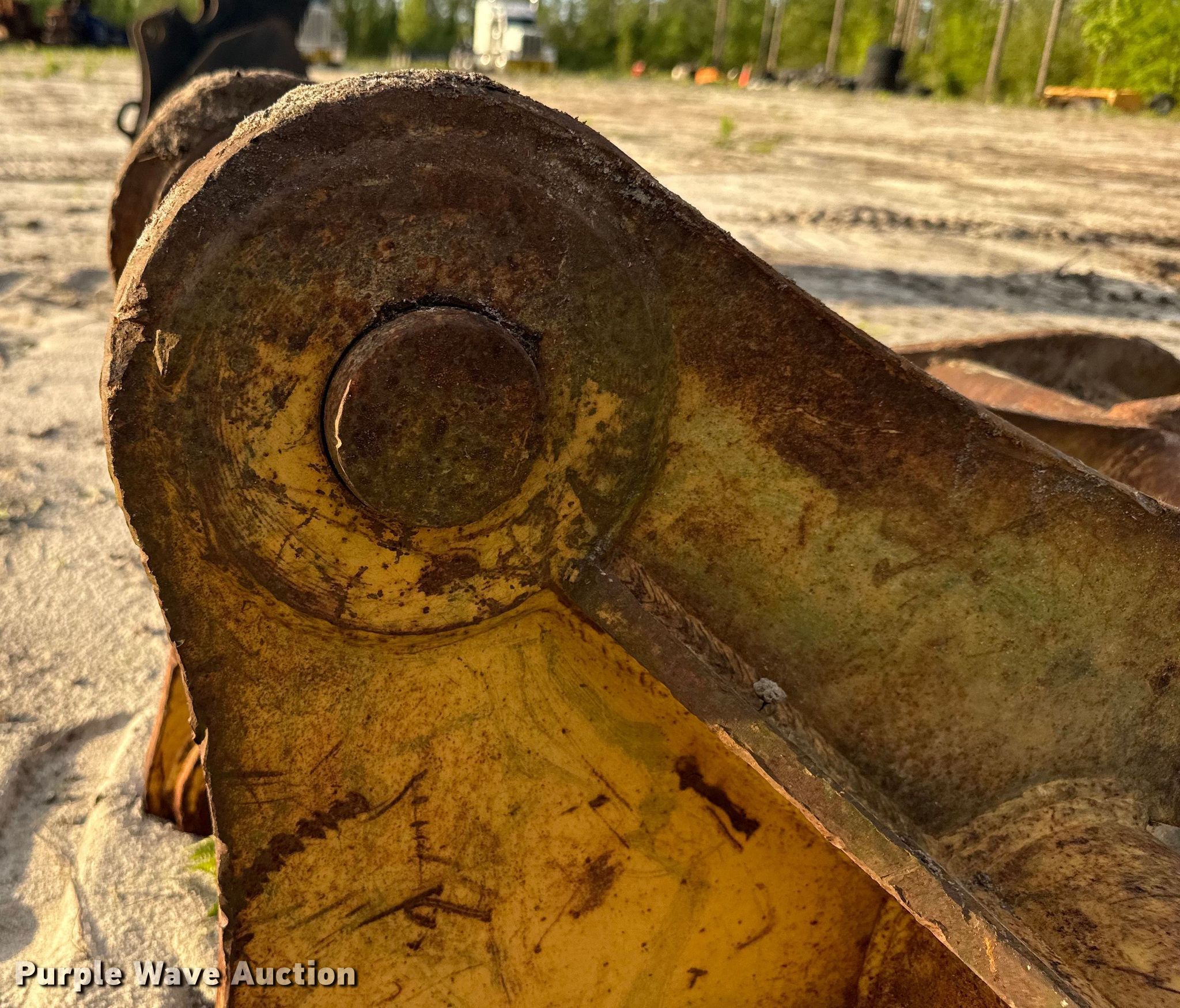Tag excavator root rake in Lee, FL | Item EH5415 for sale | Purple Wave