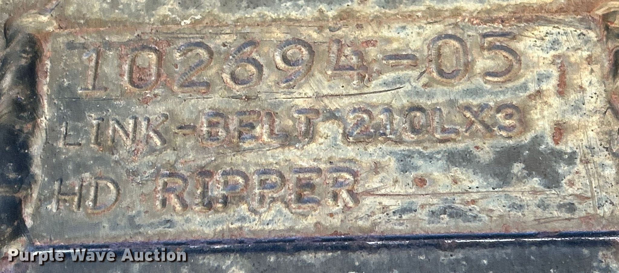 Tag excavator ripper tooth in Wilton, IA | Item MO9222 sold | Purple Wave