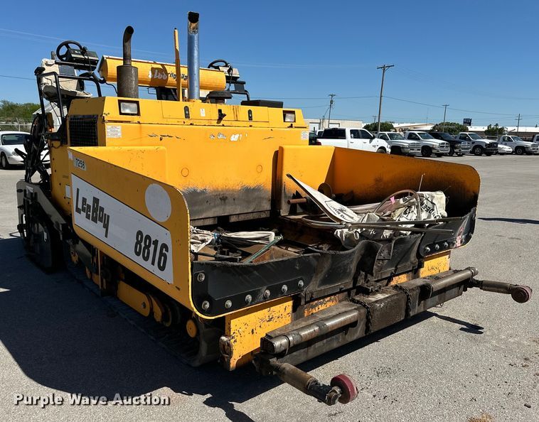 image for item DK6827 2008 LeeBoy 8816 paver