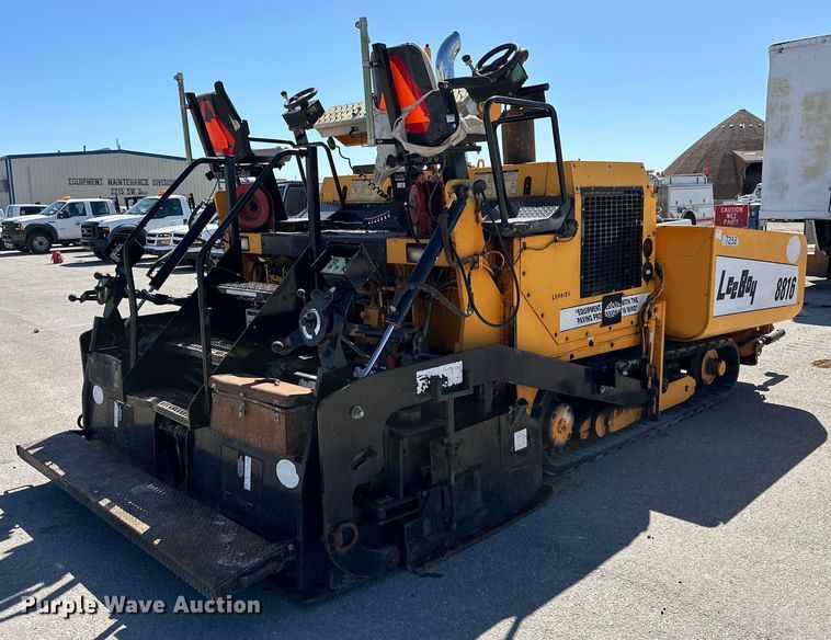 image for item DK6827 2008 LeeBoy 8816 paver