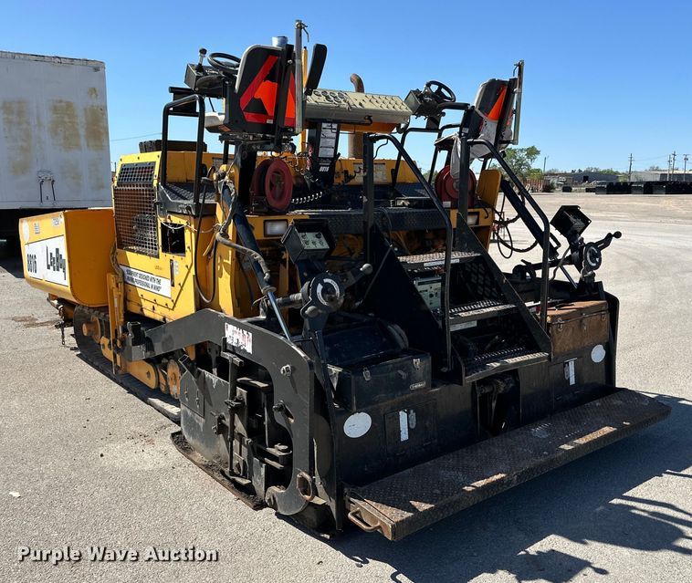 image for item DK6827 2008 LeeBoy 8816 paver