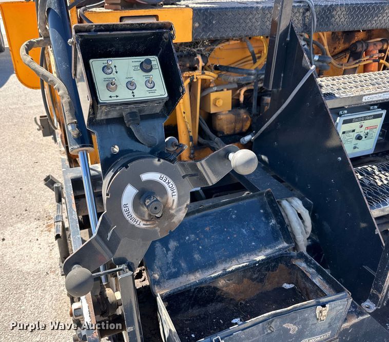 image for item DK6827 2008 LeeBoy 8816 paver