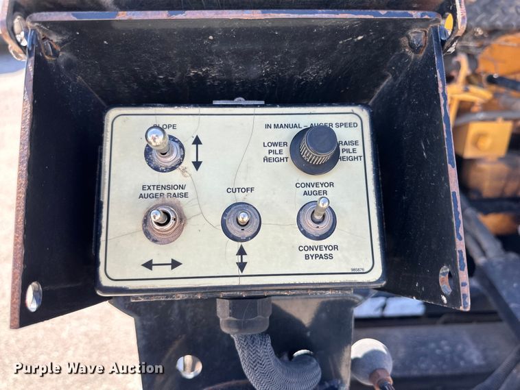 image for item DK6827 2008 LeeBoy 8816 paver