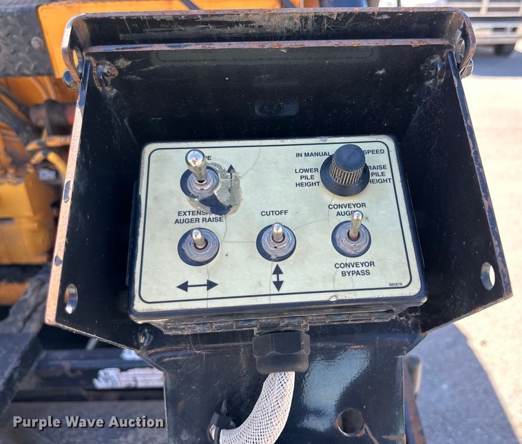 image for item DK6827 2008 LeeBoy 8816 paver