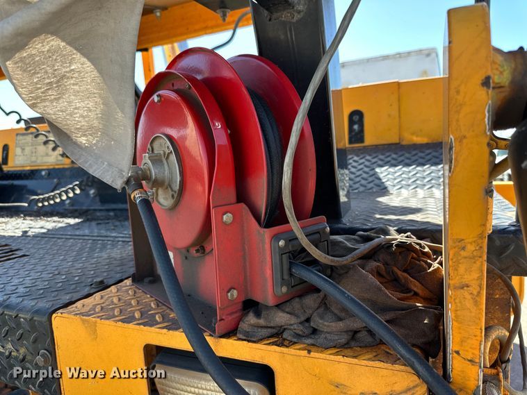 image for item DK6827 2008 LeeBoy 8816 paver