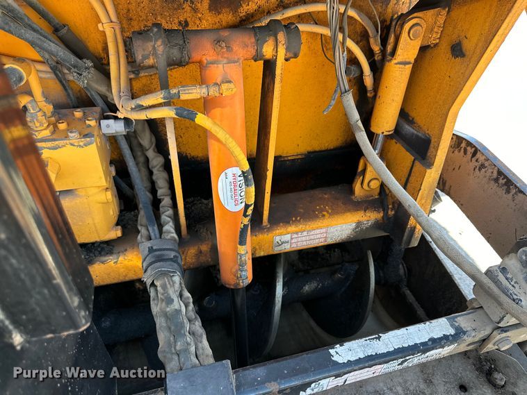 image for item DK6827 2008 LeeBoy 8816 paver