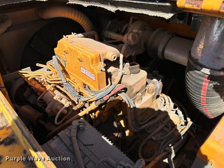 image for item DK6827 2008 LeeBoy 8816 paver