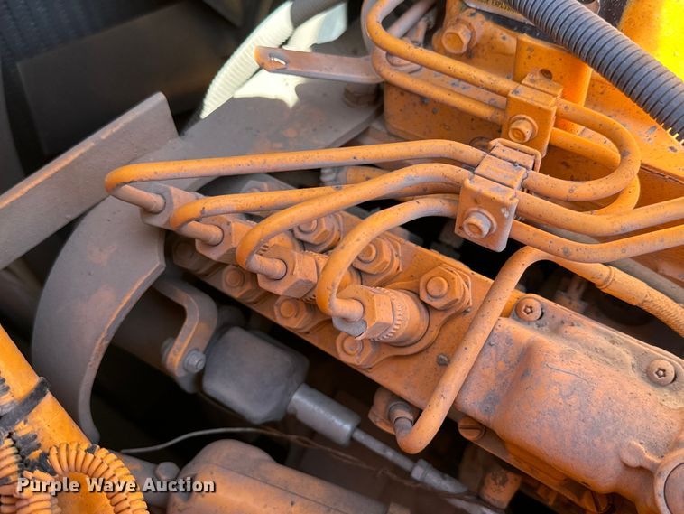 image for item DK6827 2008 LeeBoy 8816 paver