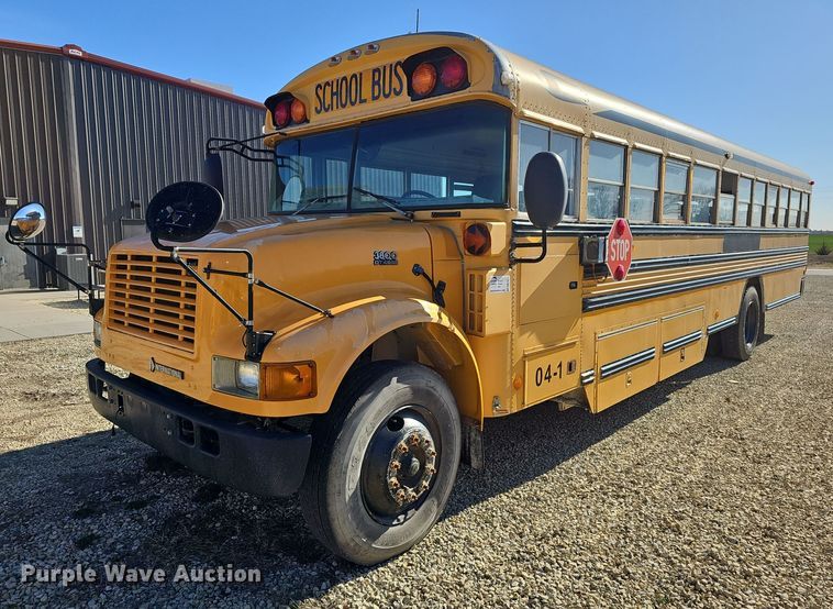 image for item DM1571 2004 International 3800 school bus