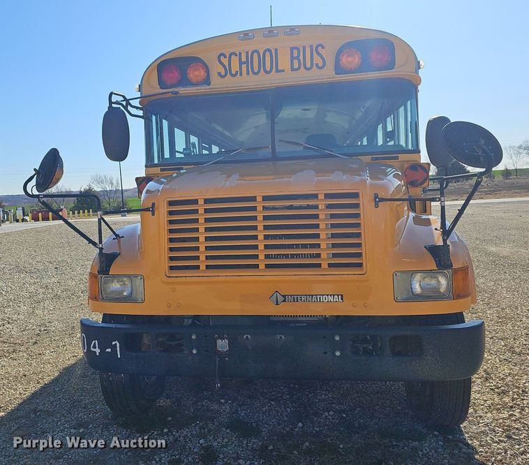 image for item DM1571 2004 International 3800 school bus