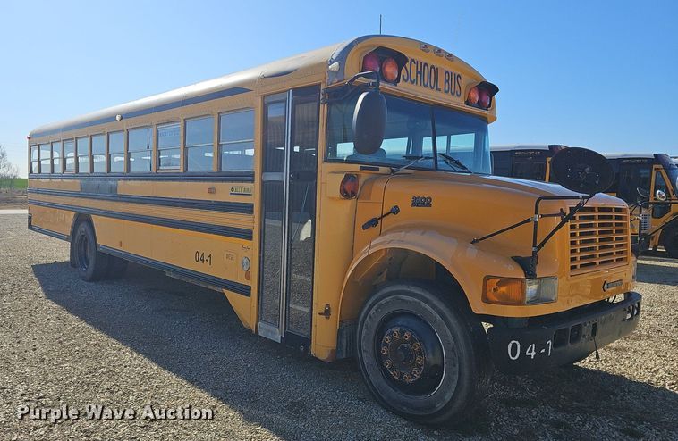 image for item DM1571 2004 International 3800 school bus