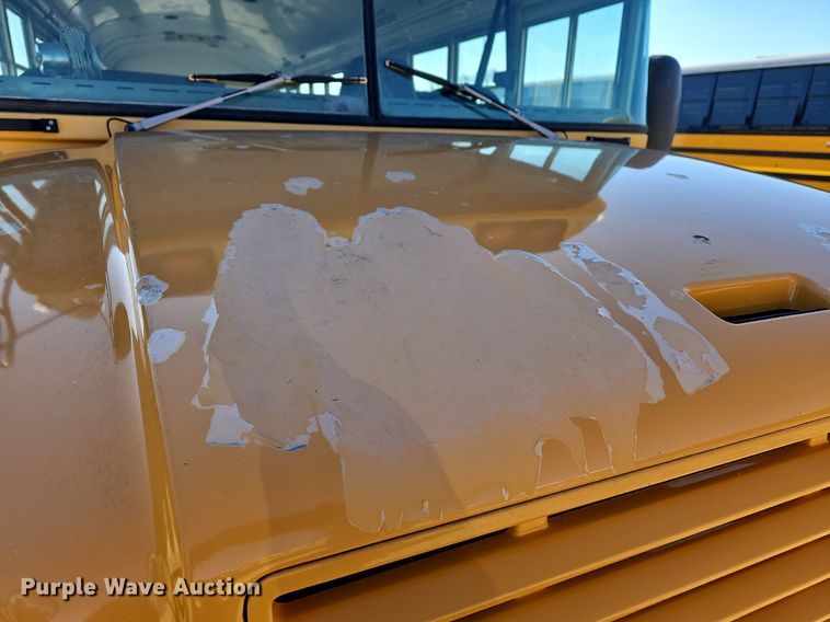 image for item DM1571 2004 International 3800 school bus