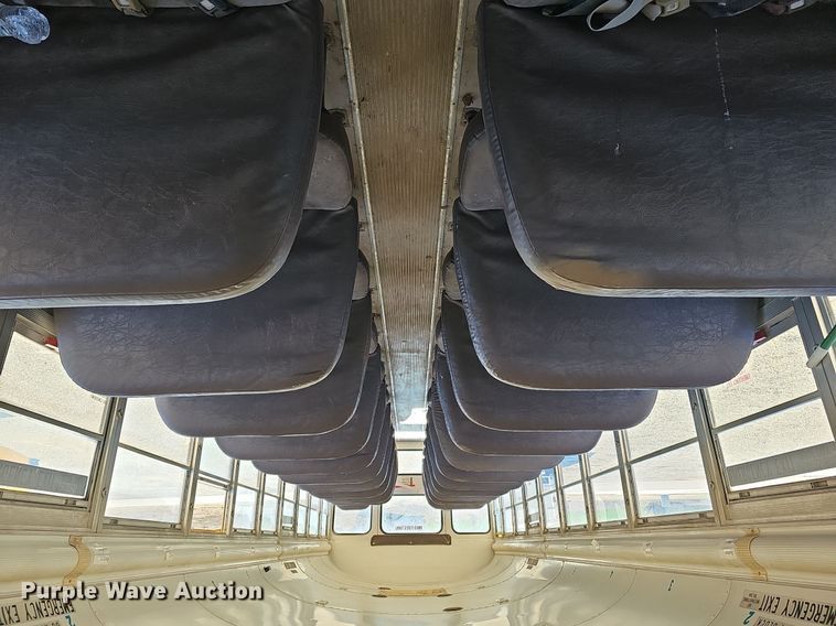 image for item DM1571 2004 International 3800 school bus