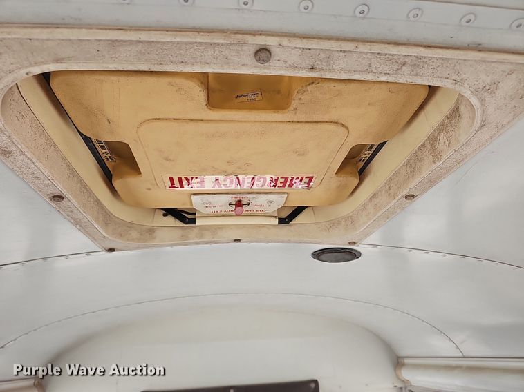 image for item DM1571 2004 International 3800 school bus