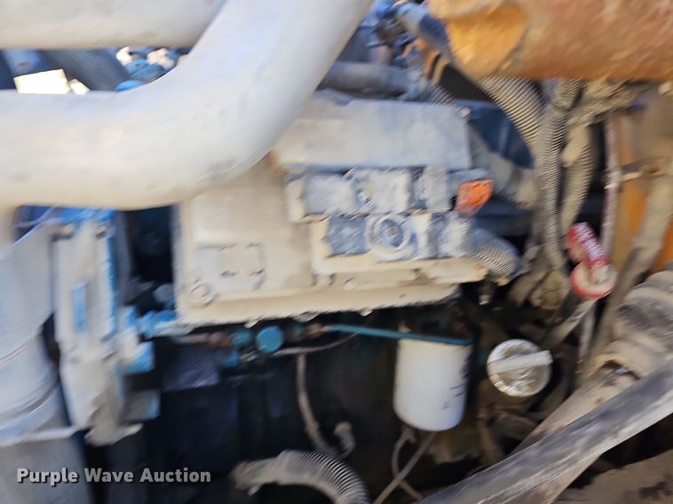 image for item DM1571 2004 International 3800 school bus