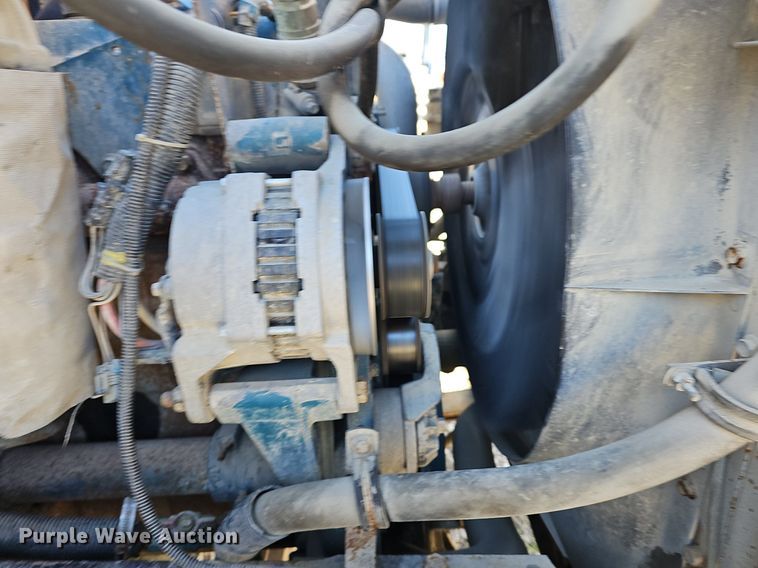 image for item DM1571 2004 International 3800 school bus