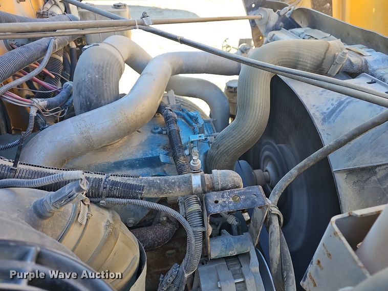 image for item DM1571 2004 International 3800 school bus