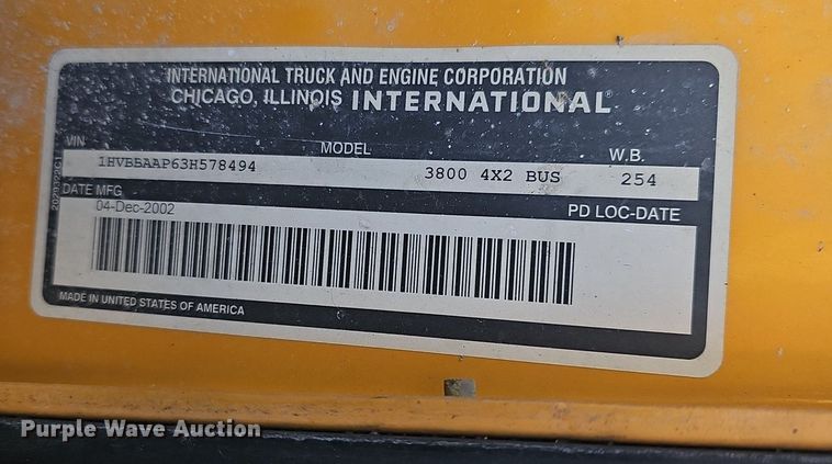 image for item DM1571 2004 International 3800 school bus