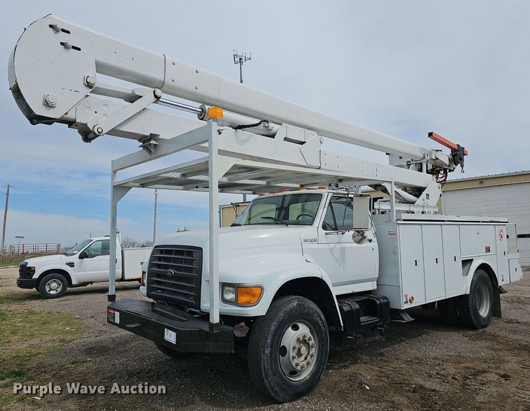image for item DM1596 1999 Ford F Series bucket truck