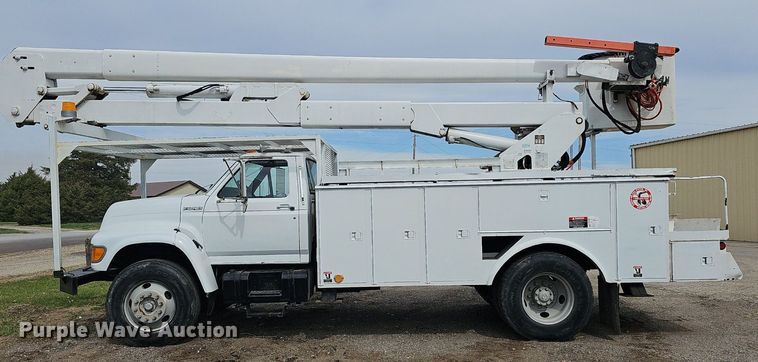 image for item DM1596 1999 Ford F Series bucket truck