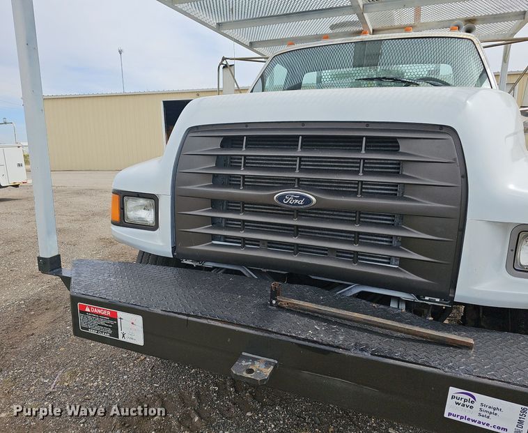 image for item DM1596 1999 Ford F Series bucket truck