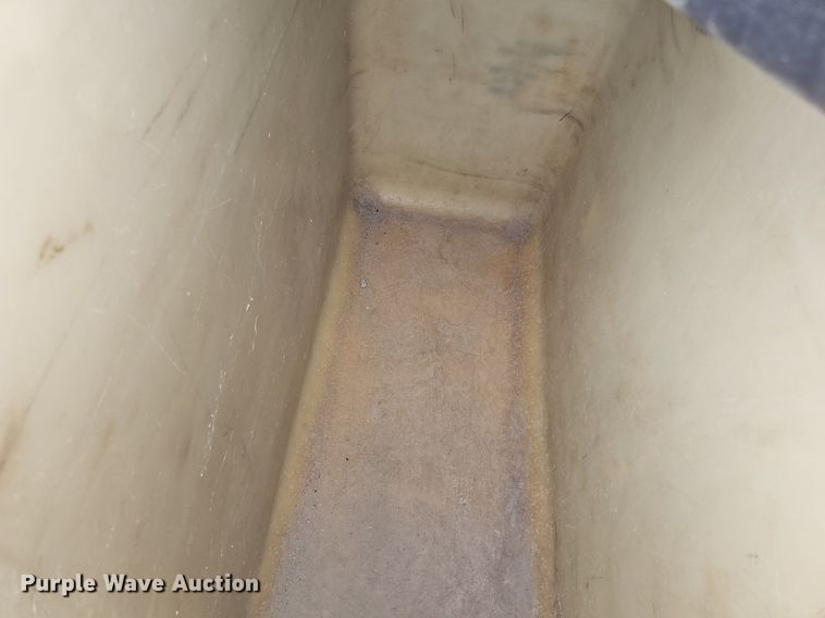 image for item DM1596 1999 Ford F Series bucket truck