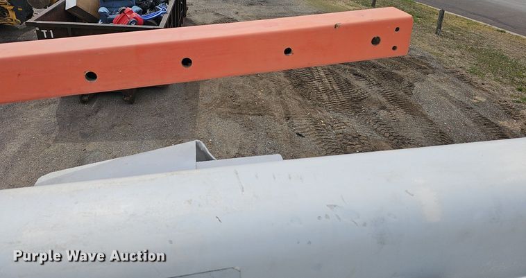 image for item DM1596 1999 Ford F Series bucket truck