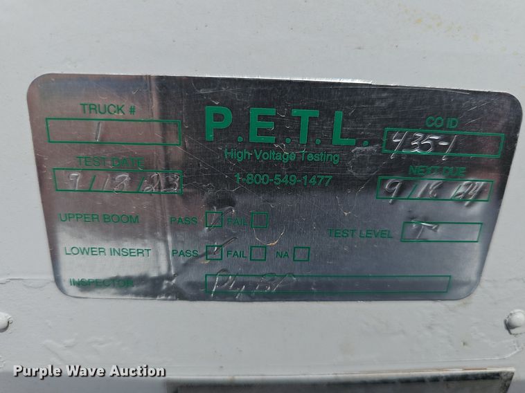 image for item DM1596 1999 Ford F Series bucket truck