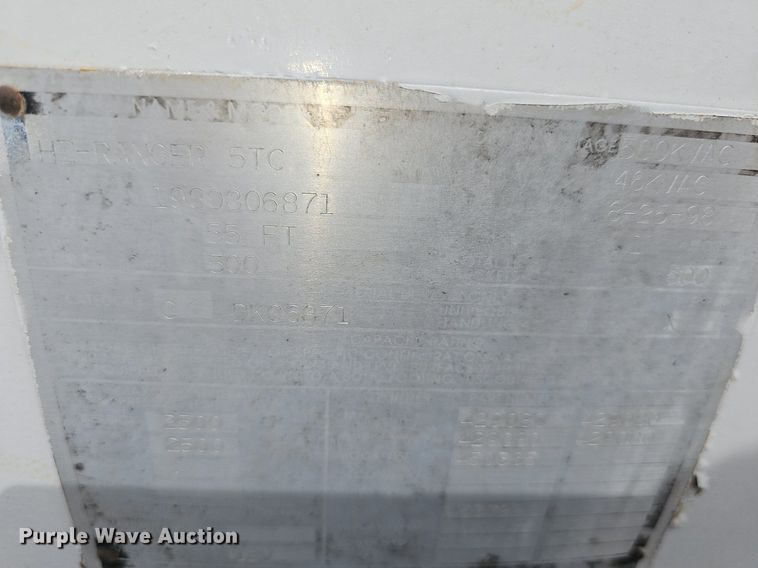 image for item DM1596 1999 Ford F Series bucket truck