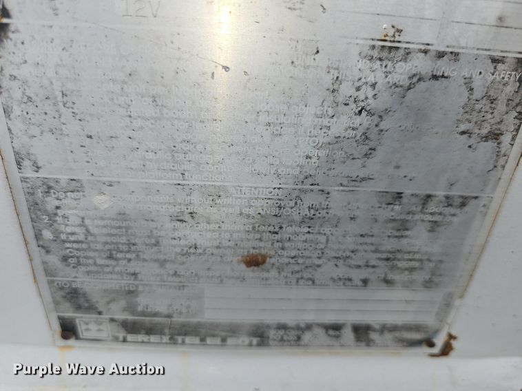 image for item DM1596 1999 Ford F Series bucket truck