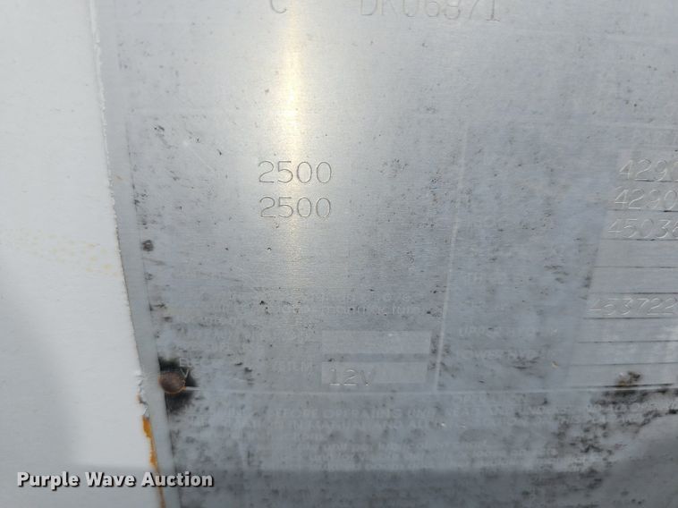 image for item DM1596 1999 Ford F Series bucket truck