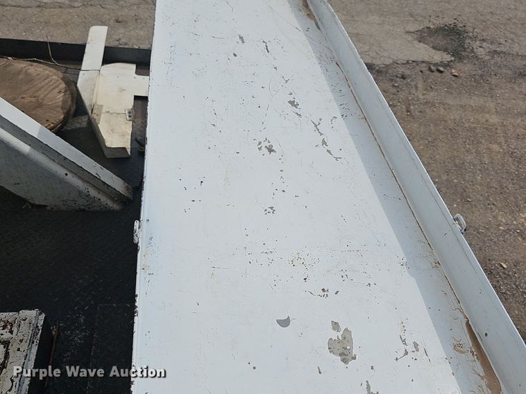 image for item DM1596 1999 Ford F Series bucket truck