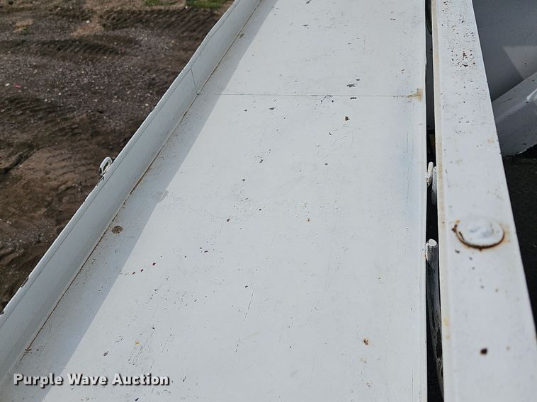 image for item DM1596 1999 Ford F Series bucket truck