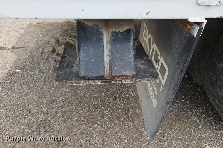 image for item DM1596 1999 Ford F Series bucket truck