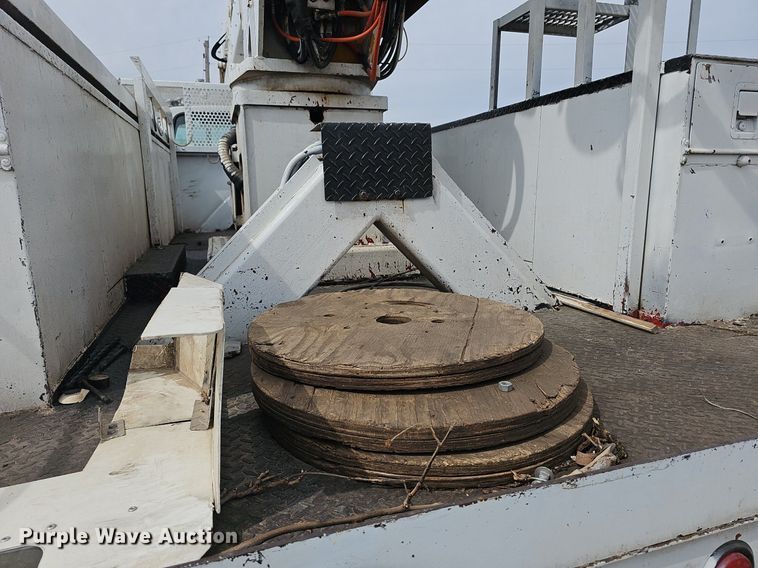 image for item DM1596 1999 Ford F Series bucket truck