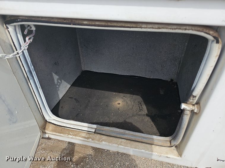 image for item DM1596 1999 Ford F Series bucket truck