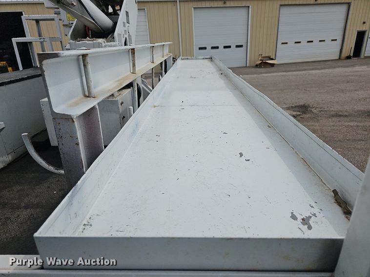 image for item DM1596 1999 Ford F Series bucket truck