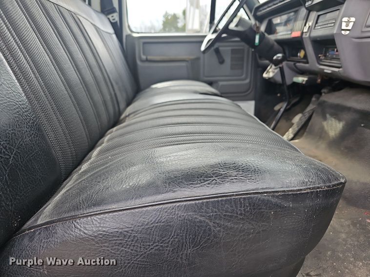 image for item DM1596 1999 Ford F Series bucket truck