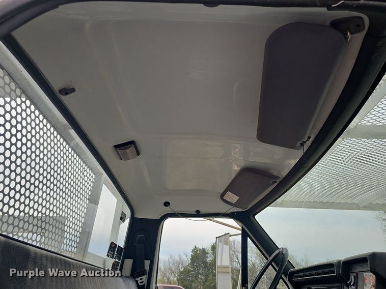 image for item DM1596 1999 Ford F Series bucket truck