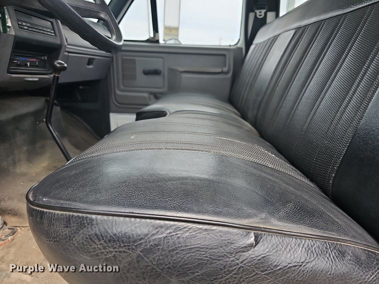 image for item DM1596 1999 Ford F Series bucket truck