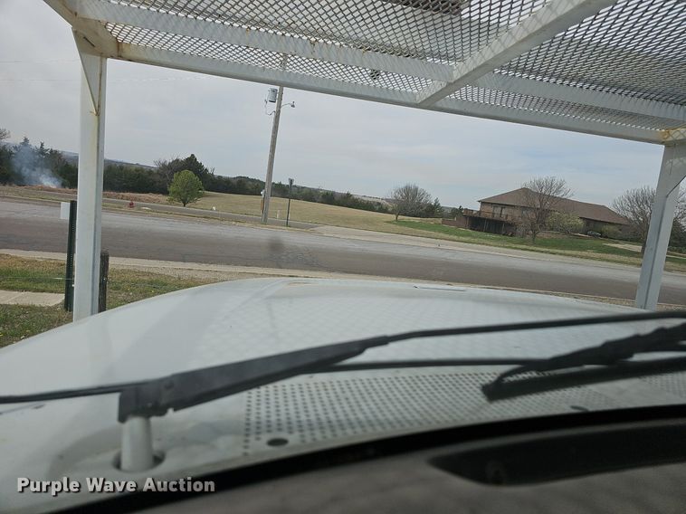 image for item DM1596 1999 Ford F Series bucket truck