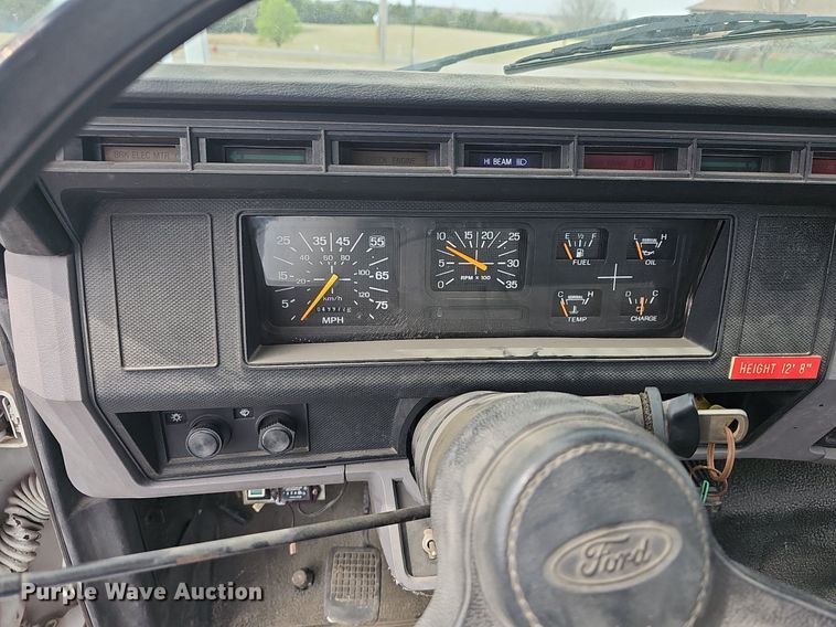 image for item DM1596 1999 Ford F Series bucket truck