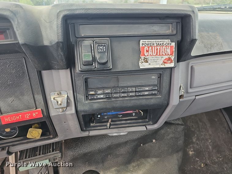 image for item DM1596 1999 Ford F Series bucket truck