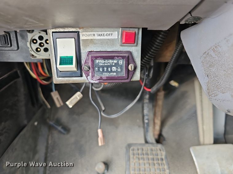 image for item DM1596 1999 Ford F Series bucket truck