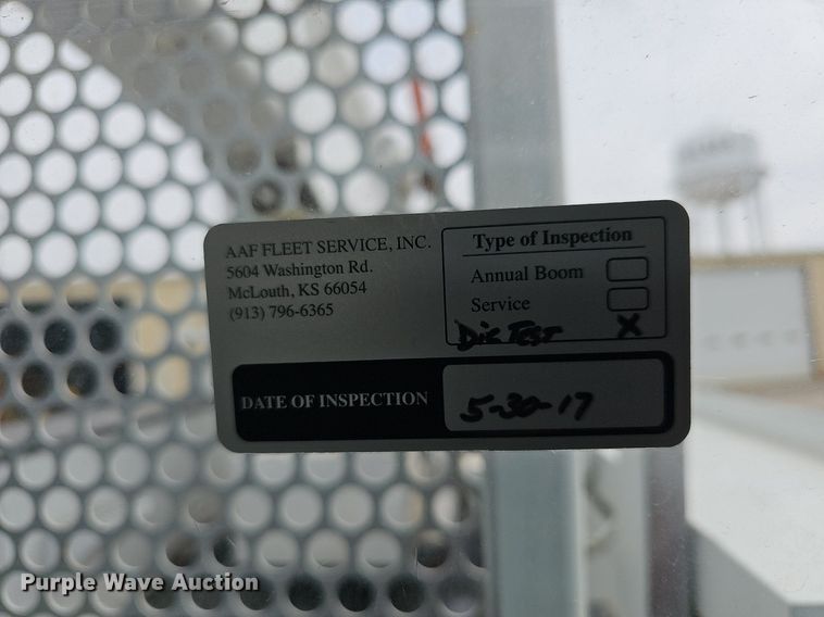 image for item DM1596 1999 Ford F Series bucket truck