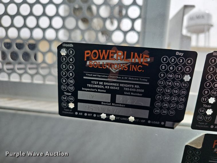 image for item DM1596 1999 Ford F Series bucket truck