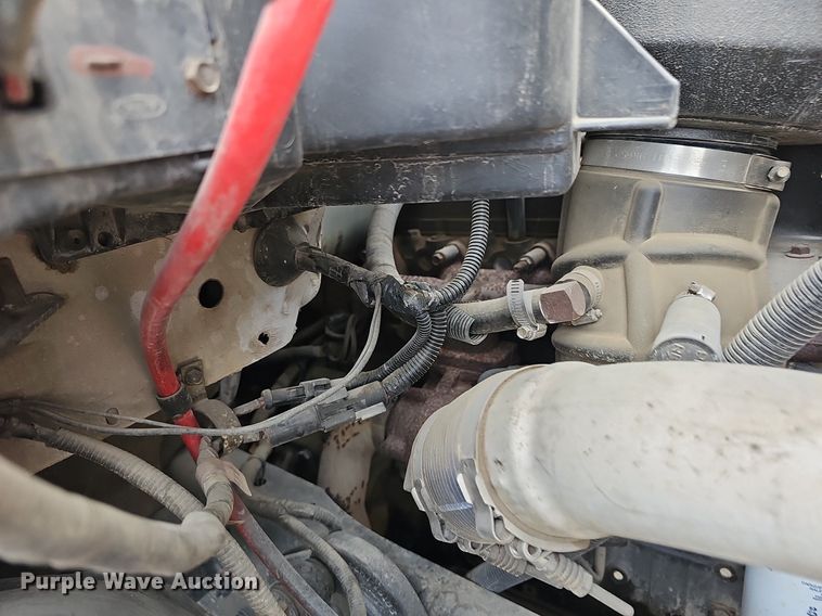 image for item DM1596 1999 Ford F Series bucket truck