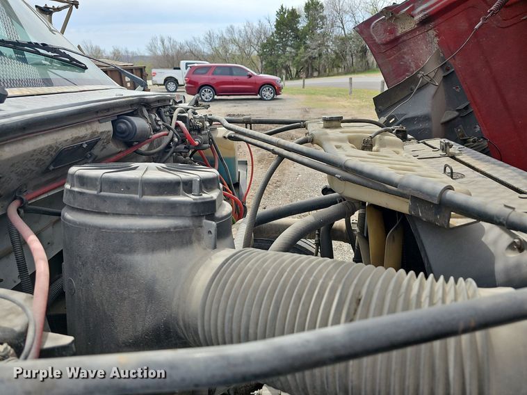 image for item DM1596 1999 Ford F Series bucket truck